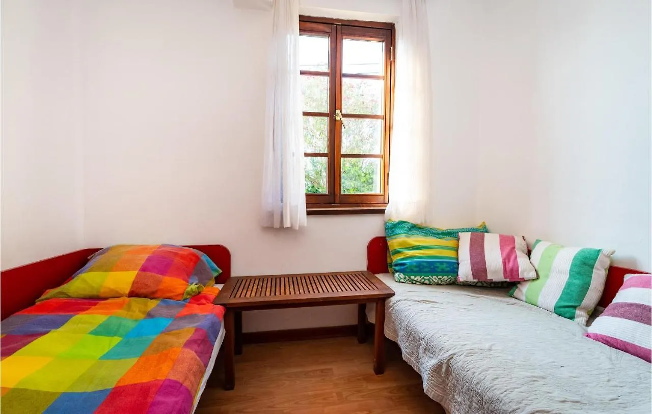 Awesome Apartment In Zdrelac With Kitchen