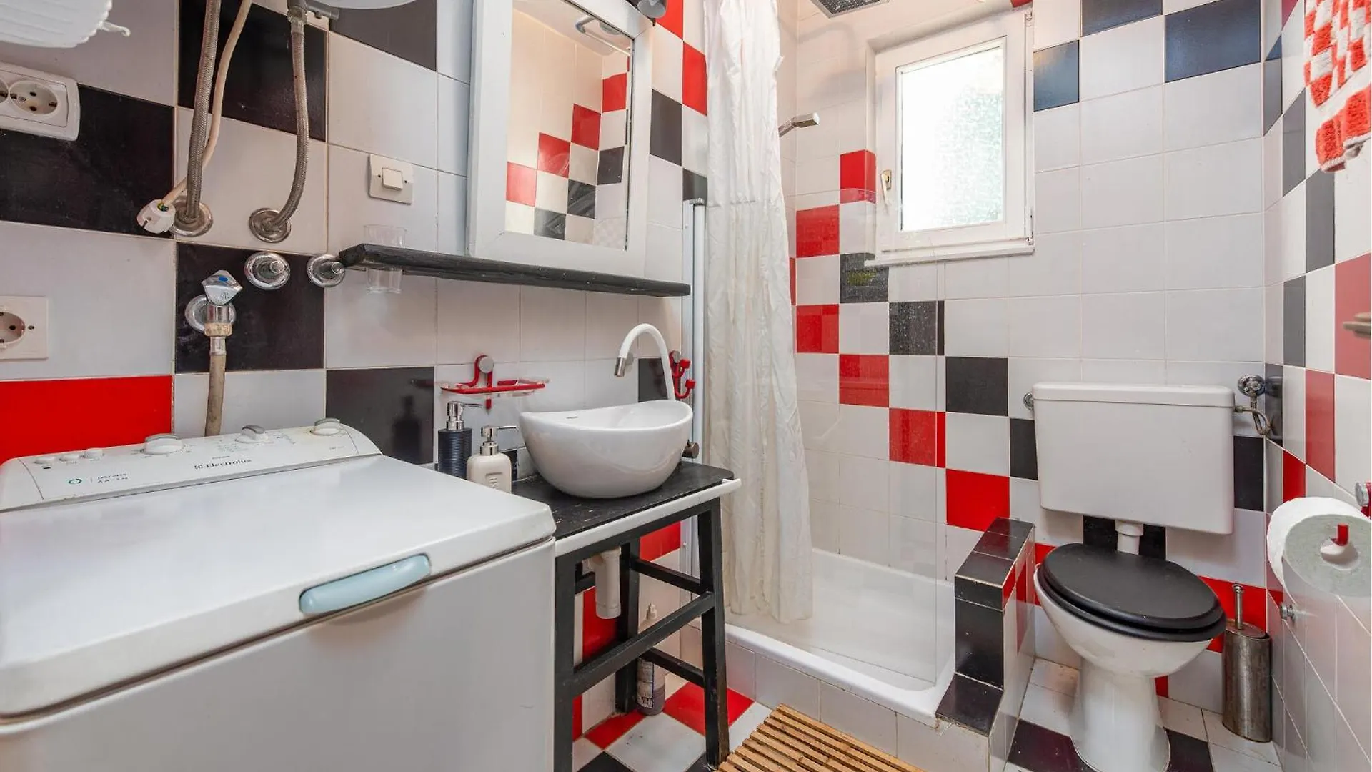 Awesome Apartment In Zdrelac With Kitchen 0*,