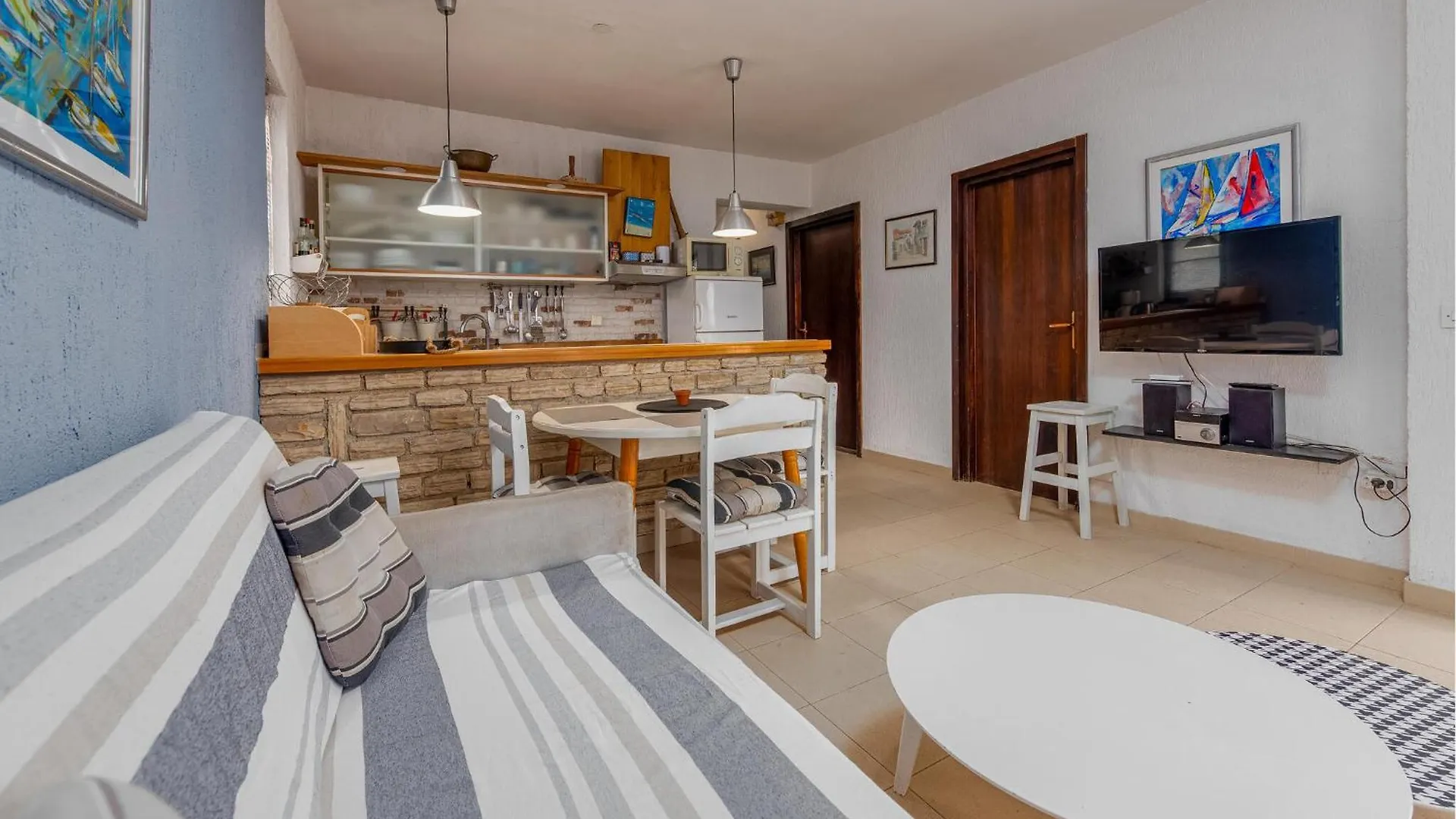 Awesome Apartment In Zdrelac With Kitchen
